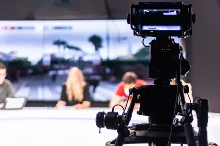 BBC 52 illik proqramını dayandırır