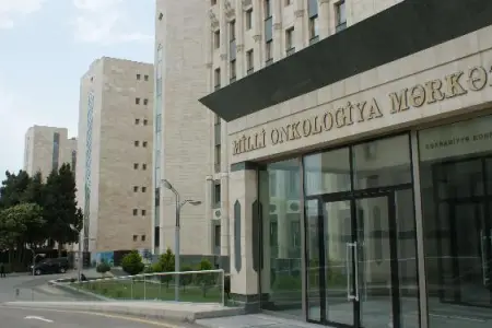 Partlayışda ağır yaralanan həkim kimdir? – FOTO