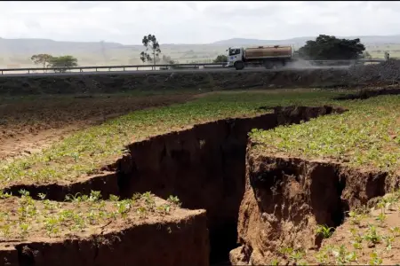 Afrika qitəsi parçalanır: Yeni okean gözləniləndən tez yaranacaq? 