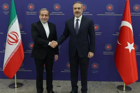 Hakan Fidan iranlı həmkarı ilə danışdı