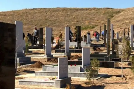 Ərinin məzarını ziyarətə getdi - Elə orada öldü