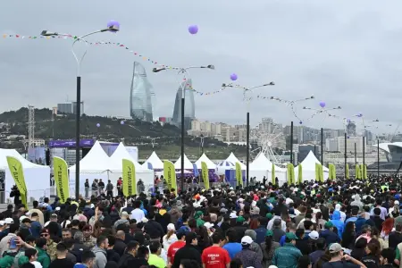 XİN əməkdaşları "Bakı Marafonu 2026"da iştirak etdilər