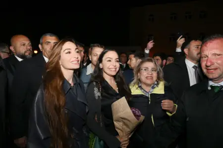 Leyla Əliyeva və Arzu Əliyeva Beynəlxalq Xalça Festivalını ziyarət etdilər