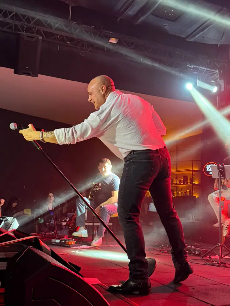 "İstəyirik aramızdakı sevgini paylaşaq" - Miri Yusifin konsertində yaşananlar
