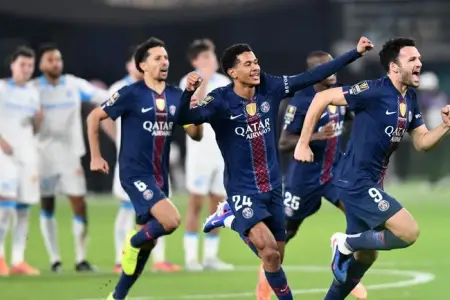 PSG fanatları Fransada iğtişaşlar yaratdı - Video