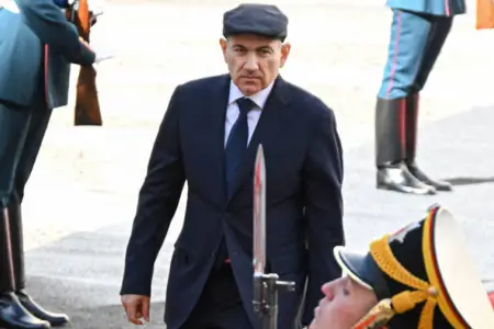 Paşinyan Qələbə Paradına getməkdən imtina etdi 