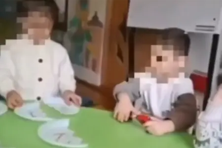Bağçada uşaqlara kobudluq edən tərbiyəçi işdən çıxarıldı 