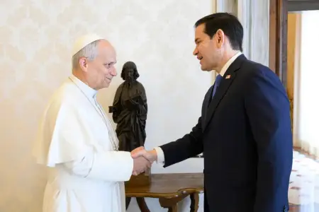 Tramp Roma Papası ilə görüşə onu göndərdi