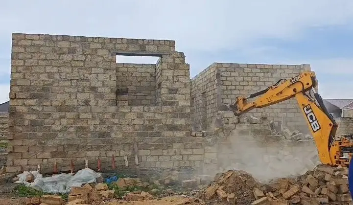 FHN Gəncədə qanunsuz tikililəri söküb - FOTO - VİDEO