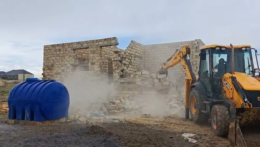 FHN Gəncədə qanunsuz tikililəri söküb - FOTO - VİDEO