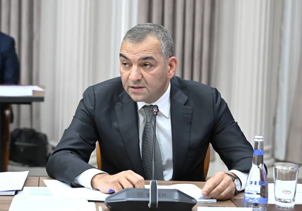 Əli Əsədov iclas keçirdi - Fotolar
