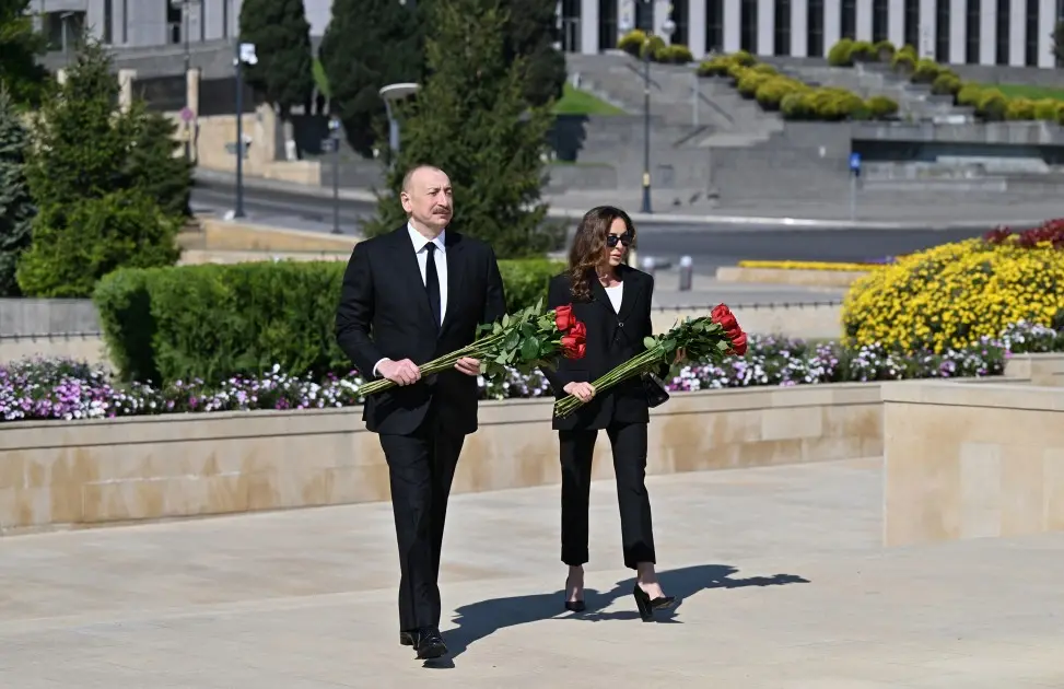 Faşizm üzərində Qələbə uğrunda mübarizədə həlak olan Azərbaycan övladlarının xatirəsi ehtiramla anılıb