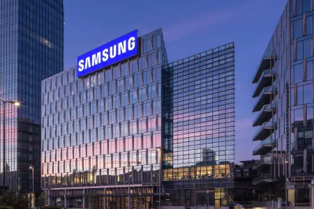 Məşhur müğənni ilə "Samsung" arasında 15 milyonluq məhkəmə