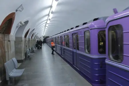 Bakı metrosunda sərnişinin halı pisləşdi