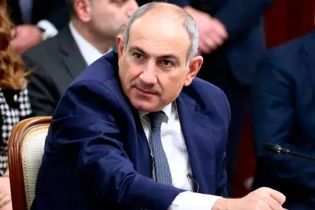 “Boşanma” sözünə etiraz etdi: Paşinyandan Putinə cavab