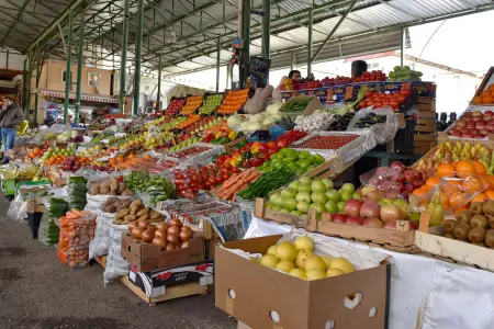 62 yaşlı kişi bazarda öldü