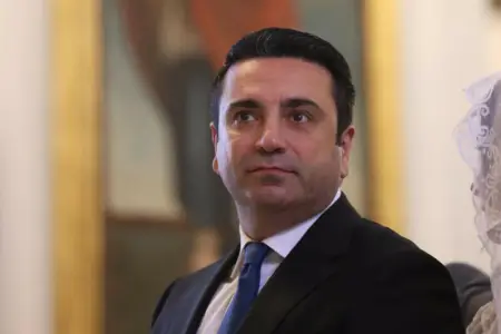 "Rusiya ilə boşanmaq və uşaqları bölmək fikrimiz yoxdur" - Simonyan