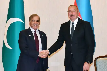 Prezident İlham Əliyev Şahbaz Şəriflə telefonla danışdı