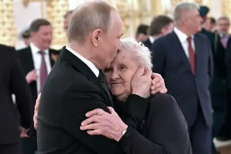 "Kimsə onunla mübahisəyə cəsarət etməzdi" - Müəllimi Putindən danışdı