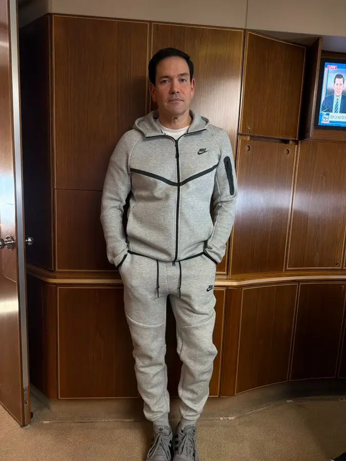 Rubio "Maduronun geyimində" Çinə getdi - Foto