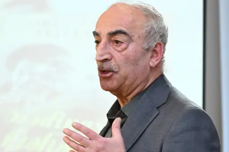  "Bu yaşda qapı-qapı düşüm ki, ay cənab nazir, ay nazir müavini..." - Tanınmış yazıçıdan sərt fikirlər