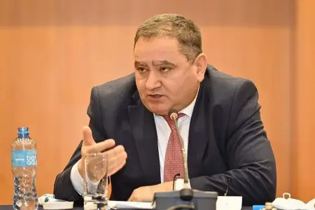 Etibar Əliyev istefa verdi