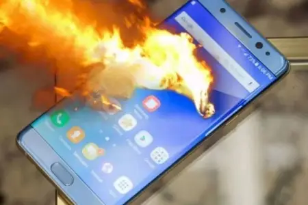 Telefon partladı, sahibi xəsarət aldı 
