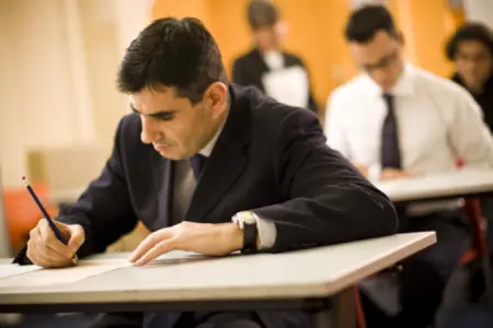 Bu hallarda dövlət qulluğuna test imtahanının nəticəsi ləğv ediləcək