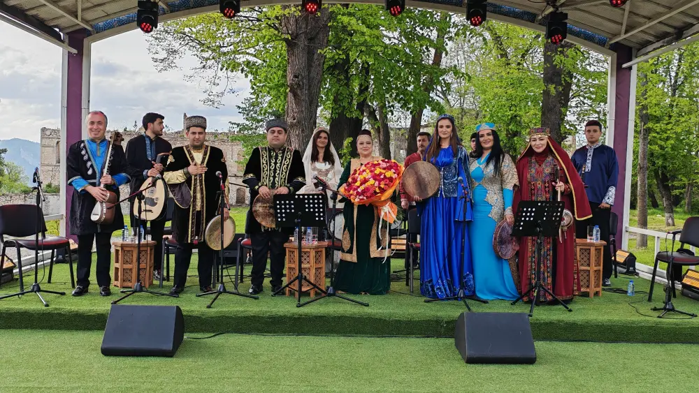 “Xarıbülbül” festivalı konsert proqramı ilə başa çatdı – FOTOLAR