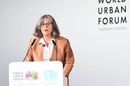 “1 milyarddan çox insan gecəqondularda yaşayır” - Anaklaudia Rossbax