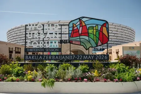WUF13-də BMT və Azərbaycanın bayraqları qaldırıldı