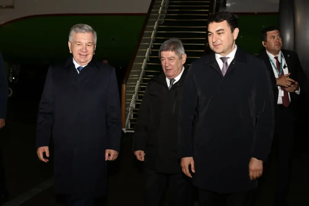 Şavkat Mirziyoyev Azərbaycana səfərə gəldi
