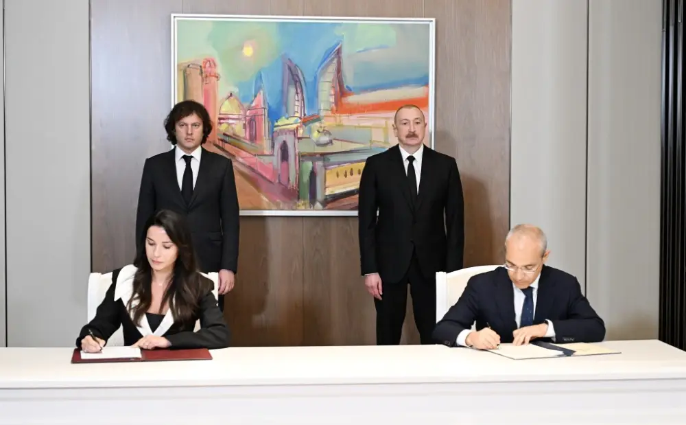 İlham Əliyev Gürcüstanın Baş naziri ilə görüşdü - Sənədlər imzalandı - FOTO