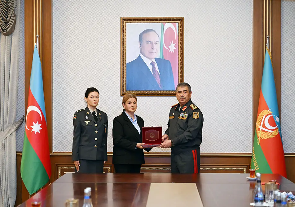 Pəncəli Teymurovla Vaqif Qurbanovun ailələrinə medalları təqdim olundu - Fotolar