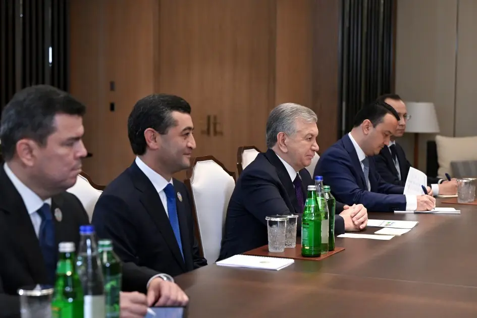 İlham Əliyev Şavkat Mirziyoyevlə görüşdü
