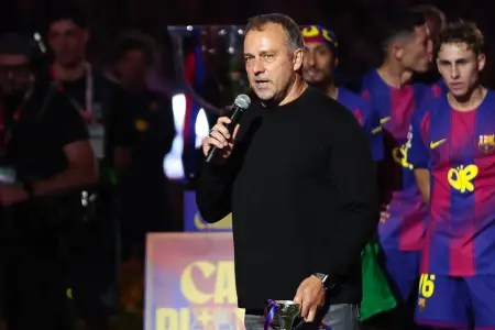 “Barselona” baş məşqçi Fliklə müqaviləni uzatdı