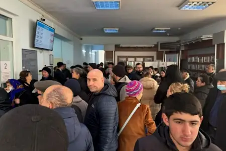 TƏBİB-in sistemi yenidən çökdü - Növbələr yarandı