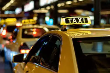 Taksi sürücüləri imtahan verdilər