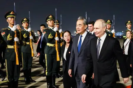 Putin Çinə səfər etdi