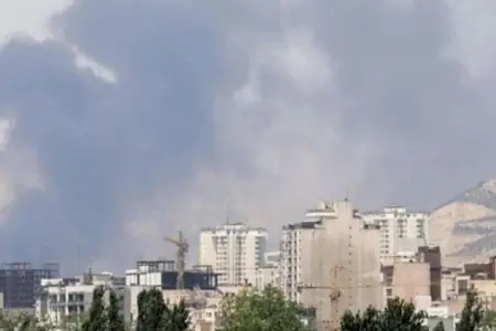 İranda yaşayış massivinə mərmi düşdü