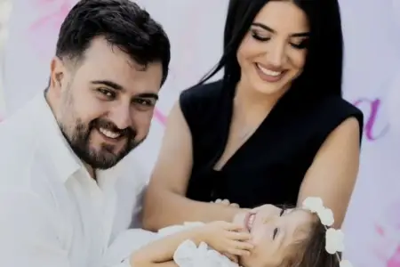 Boşanma iddialarına son qoydu