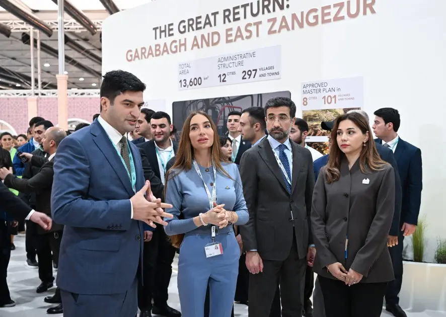 Leyla Əliyeva və Arzu Əliyeva "Urban Expo" sərgisi ilə tanış oldular