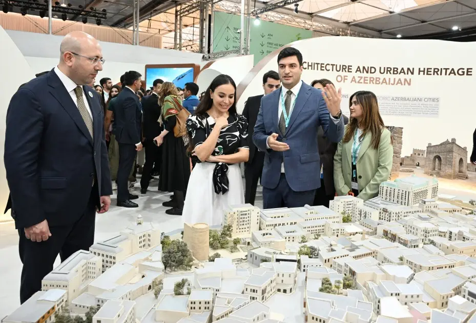 Leyla Əliyeva və Arzu Əliyeva "Urban Expo" sərgisi ilə tanış oldular