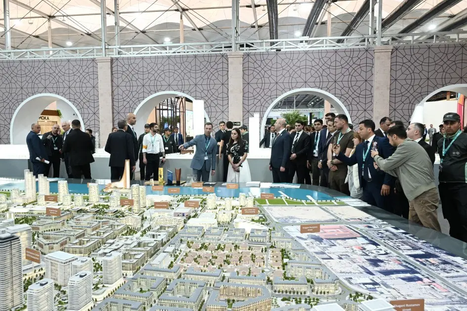 Leyla Əliyeva və Arzu Əliyeva "Urban Expo" sərgisi ilə tanış oldular