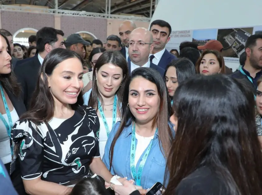 Leyla Əliyeva və Arzu Əliyeva "Urban Expo" sərgisi ilə tanış oldular