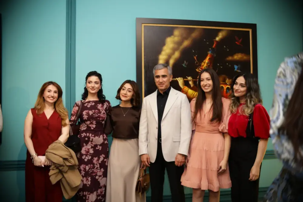 Heydər Əliyev Mərkəzində perulu rəssamın fərdi sərgisinin açılışı oldu