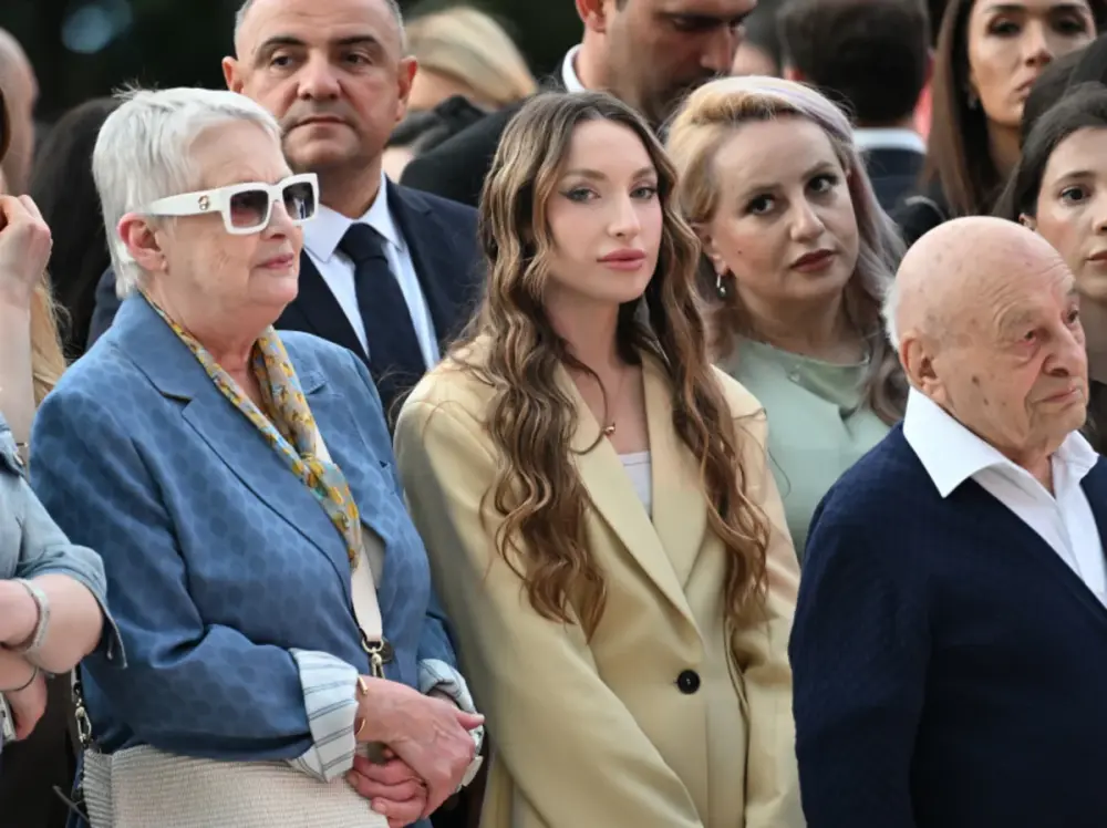Heydər Əliyev Mərkəzində perulu rəssamın fərdi sərgisinin açılışı oldu