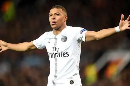 Kylian Mbappé La Liqanın bombardiri oldu
