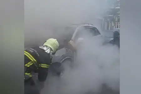 Nərimanovda “Opel” yandı, “Mercedes”ə də ziyan dəydi - Video