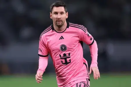 Messi zədələndi, meydançanı vaxtından əvvəl tərk etdi
